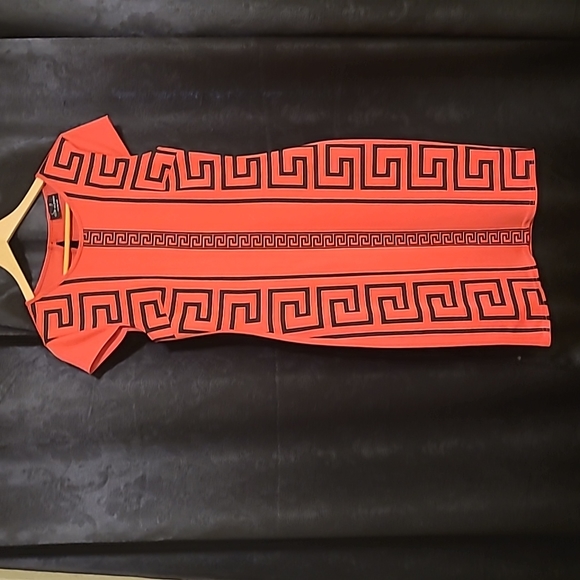 A dress 👗 - Picture 1 of 3